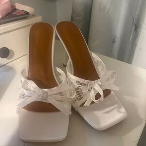 Chic White Lace Women's Heels